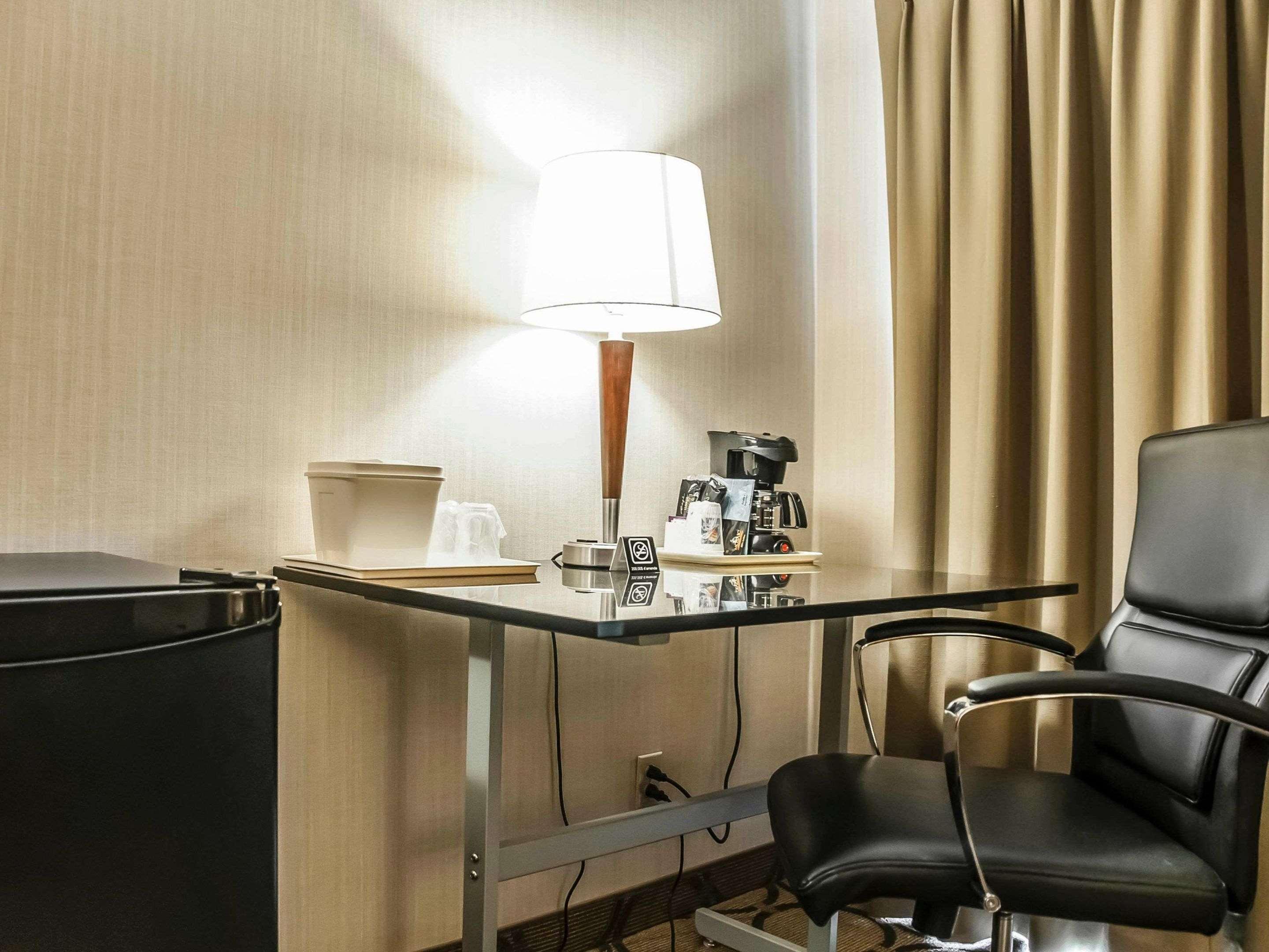 Comfort Inn Лаваль Экстерьер фото