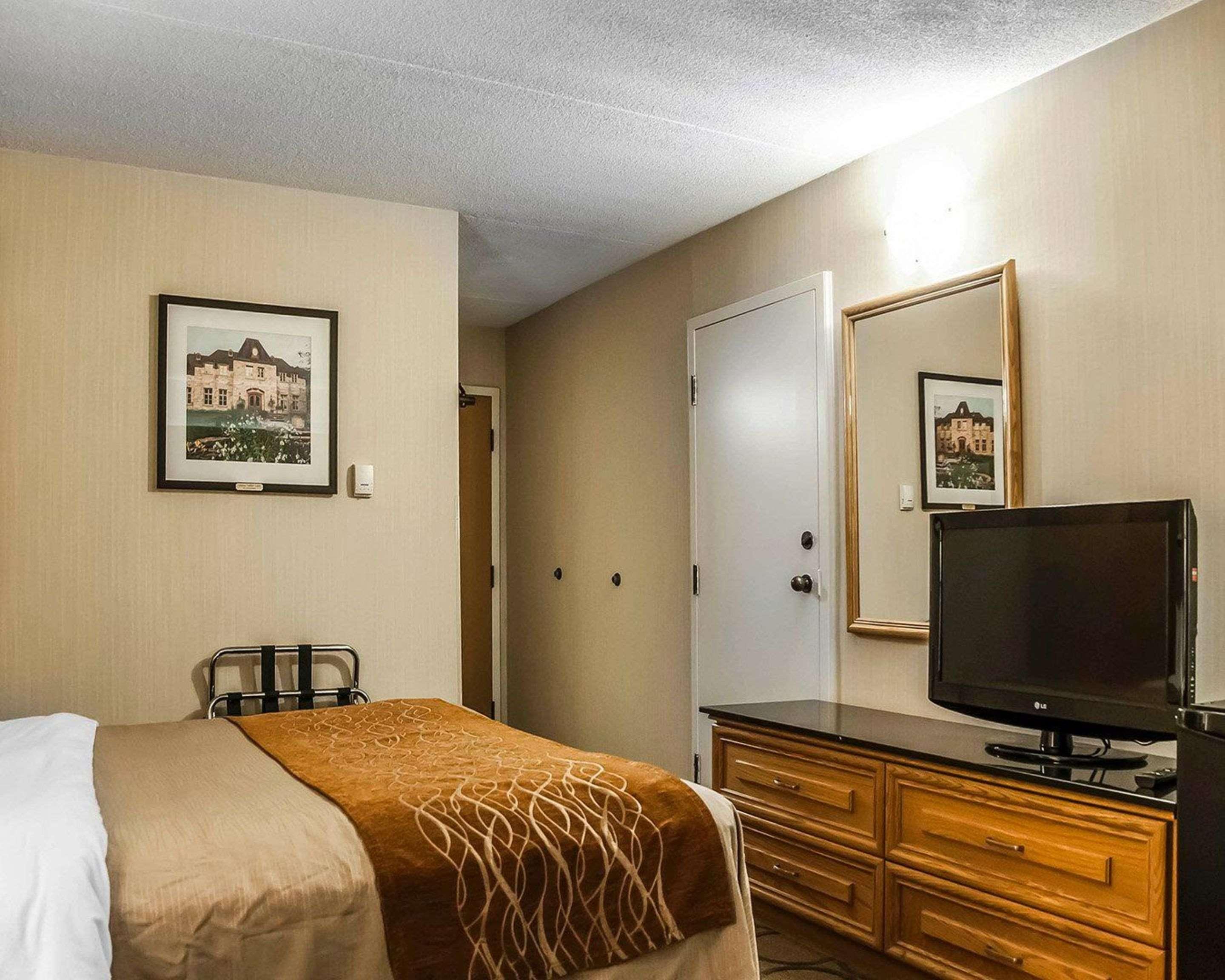 Comfort Inn Лаваль Экстерьер фото