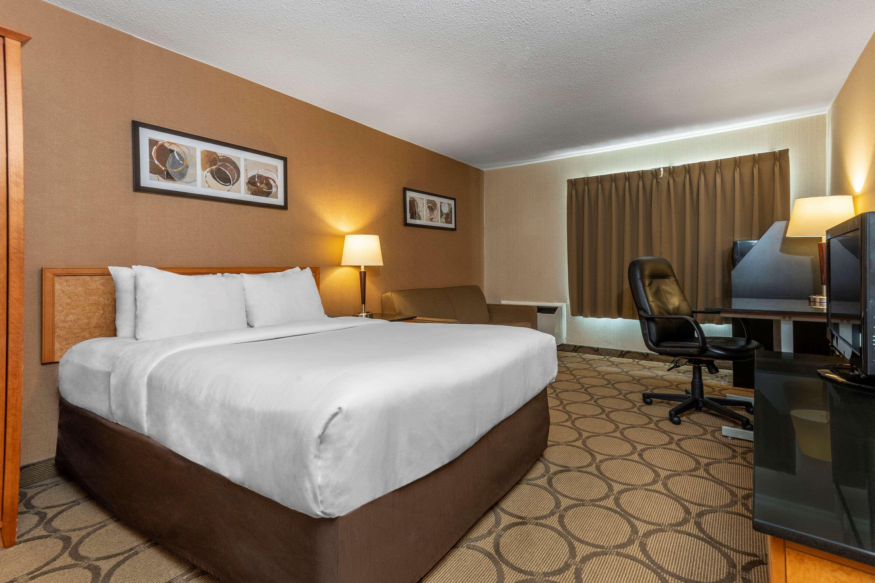 Comfort Inn Лаваль Экстерьер фото