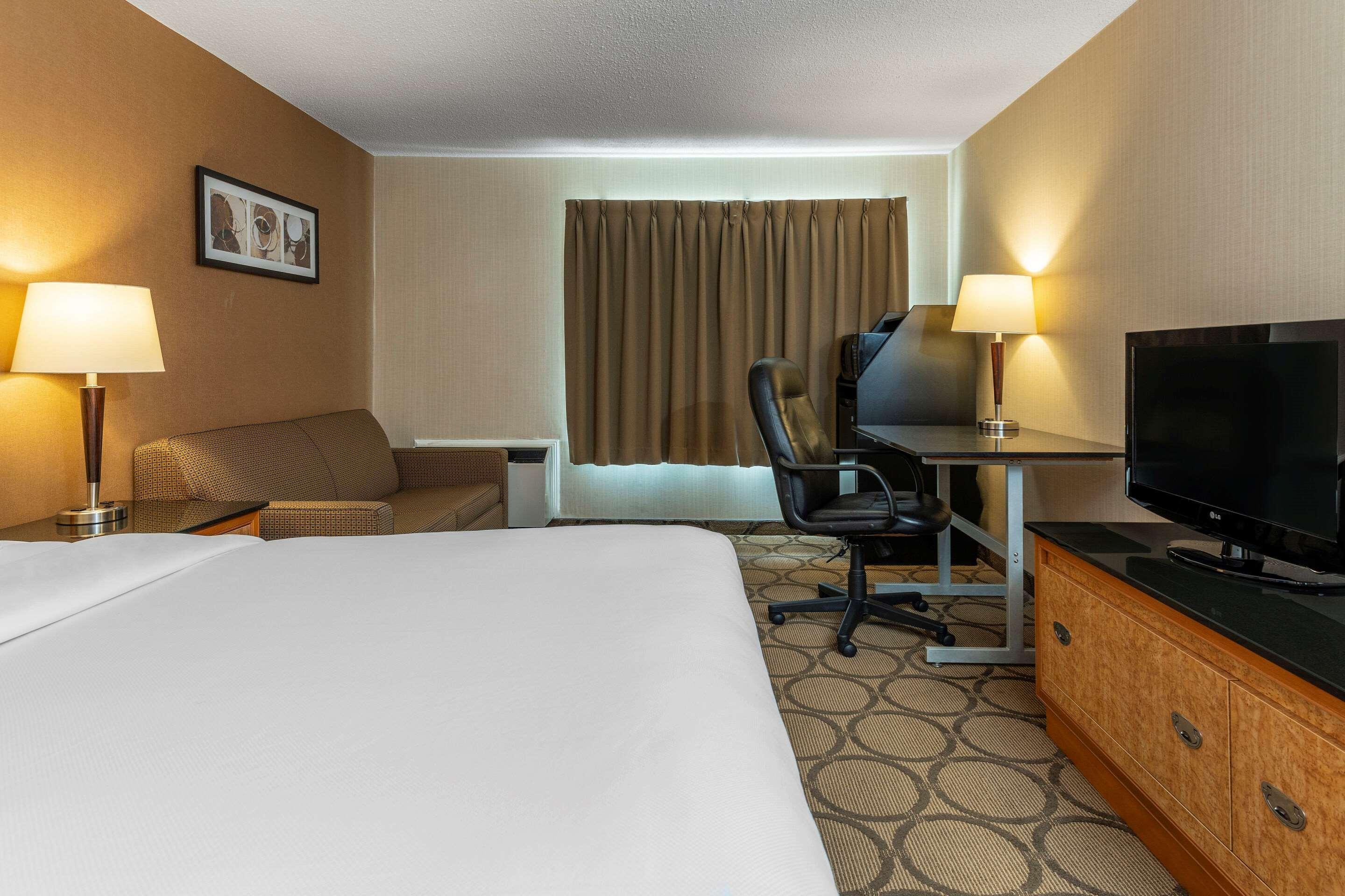 Comfort Inn Лаваль Экстерьер фото