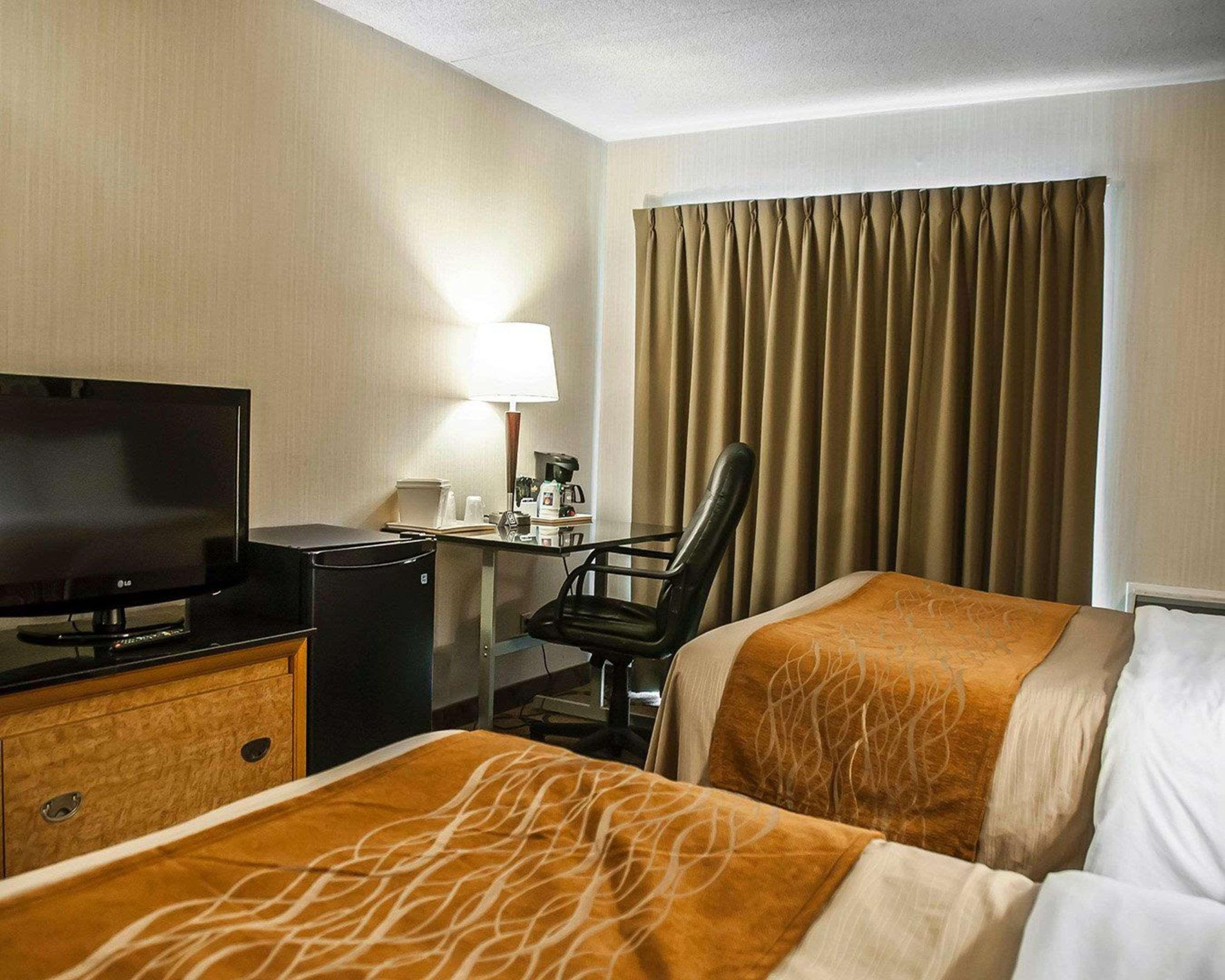 Comfort Inn Лаваль Экстерьер фото