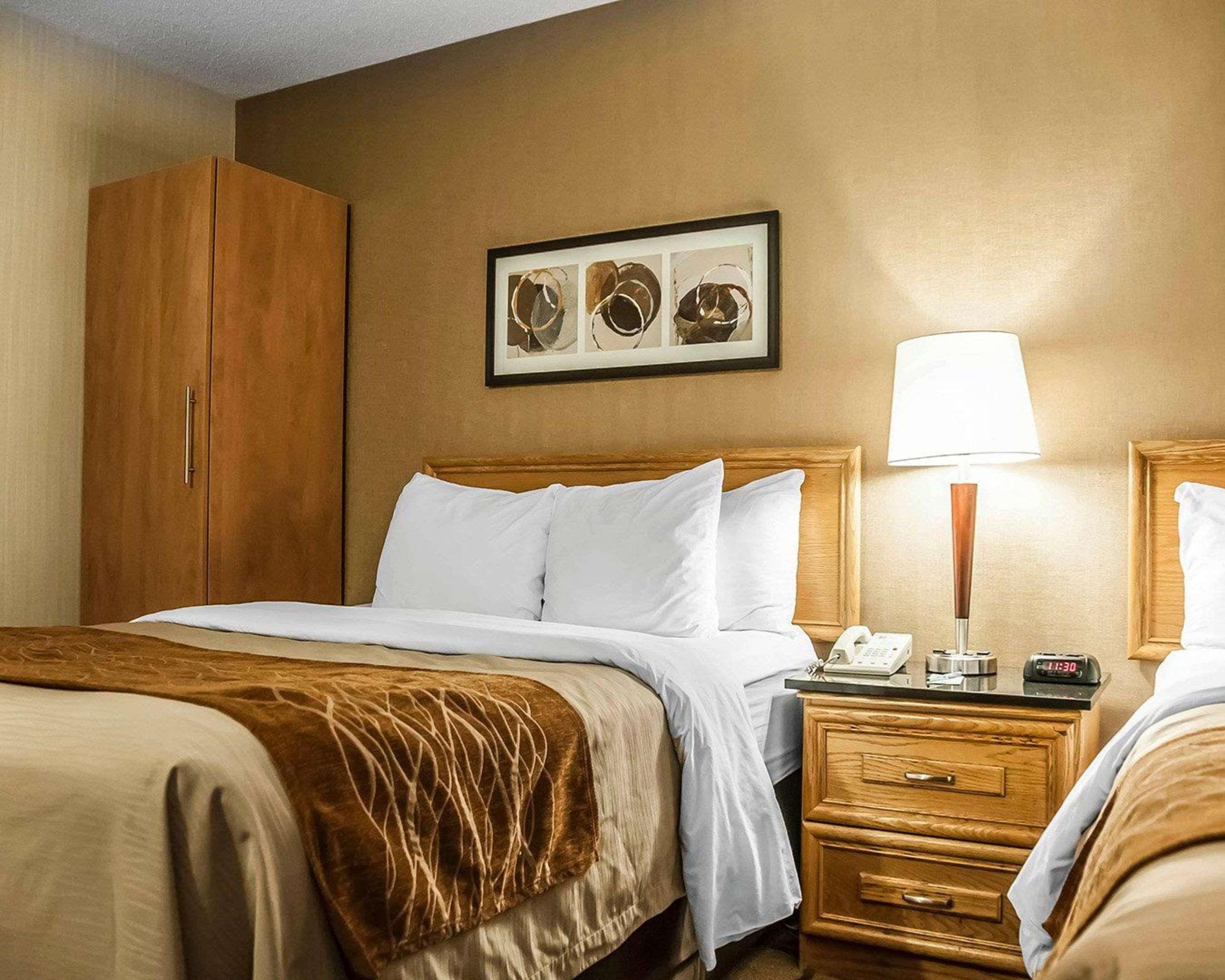 Comfort Inn Лаваль Экстерьер фото
