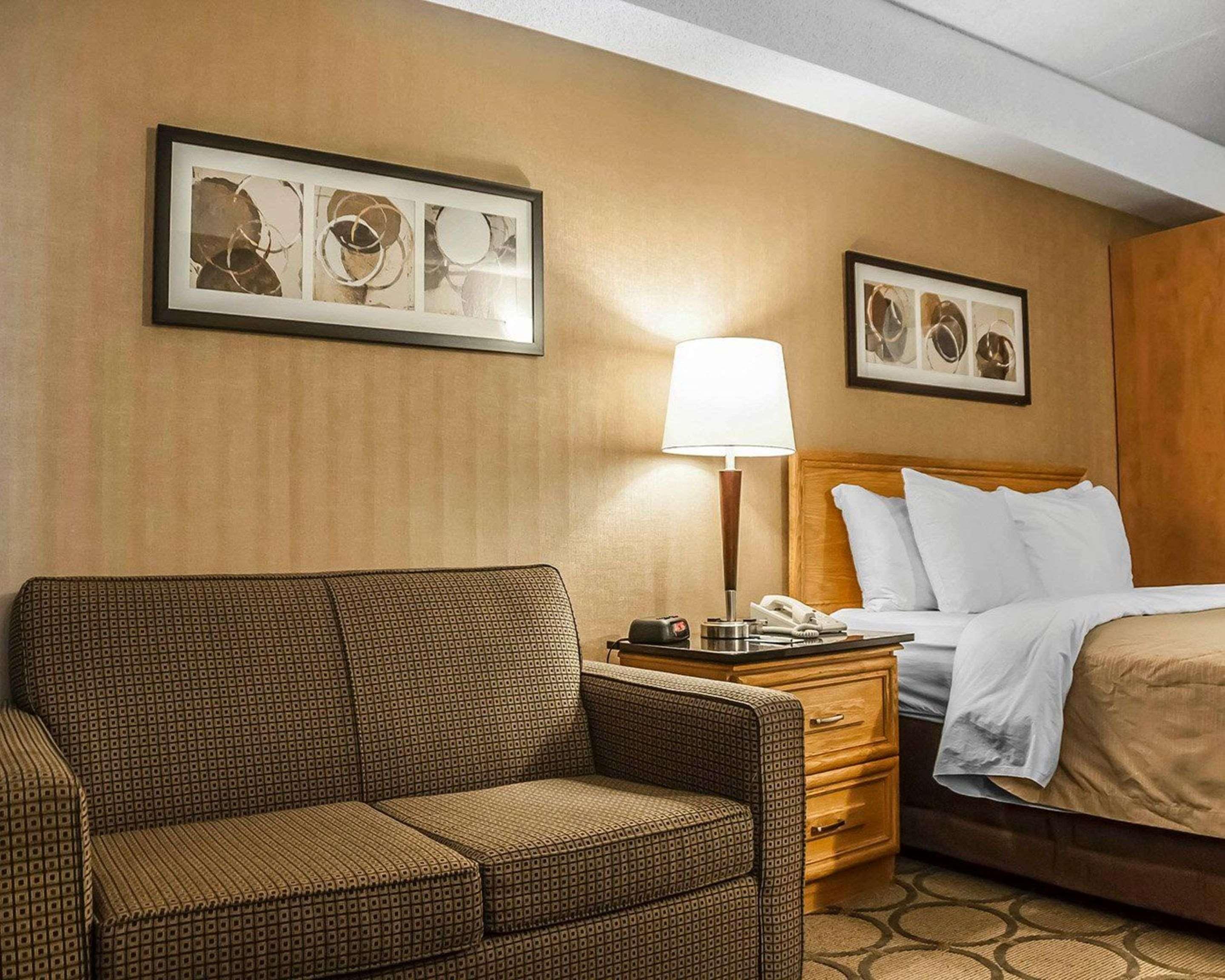 Comfort Inn Лаваль Экстерьер фото