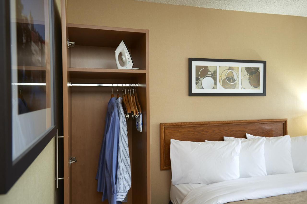 Comfort Inn Лаваль Экстерьер фото