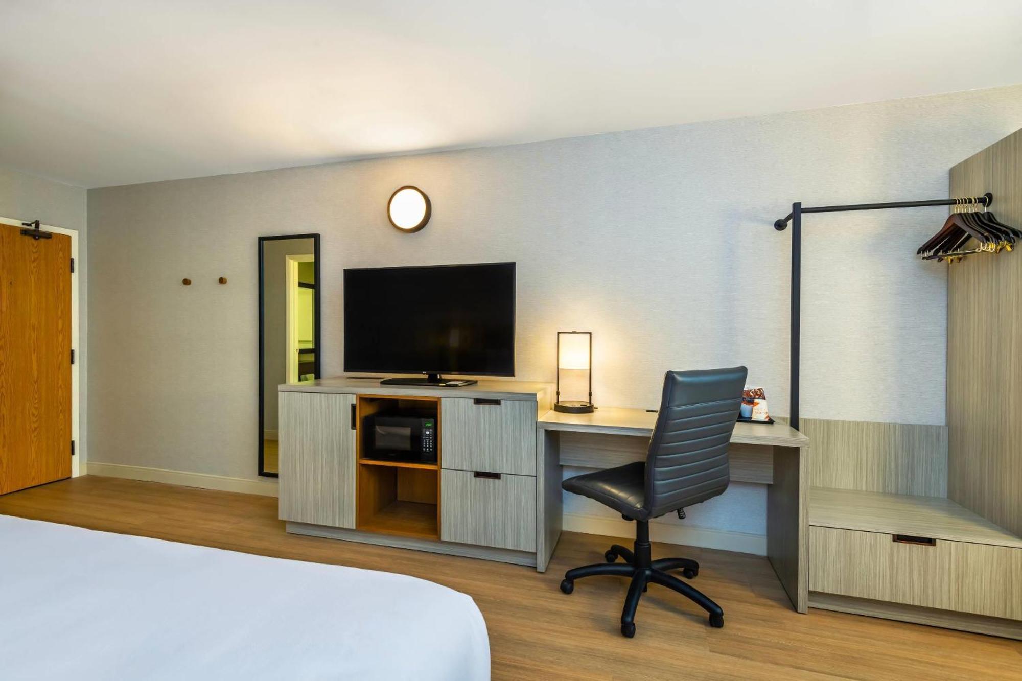 Comfort Inn Лаваль Экстерьер фото